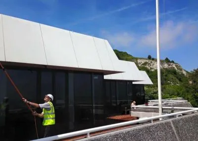 Window cleaning by Channelfm